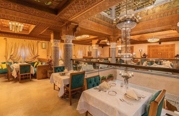Private Tour Casablanca with Lunch, Mosque Entrance Included