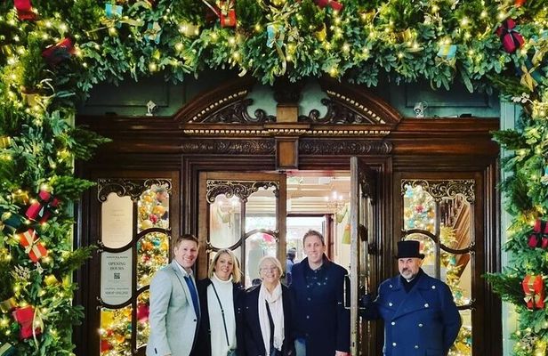 London Christmas Lights Private Guided Taxi Tour