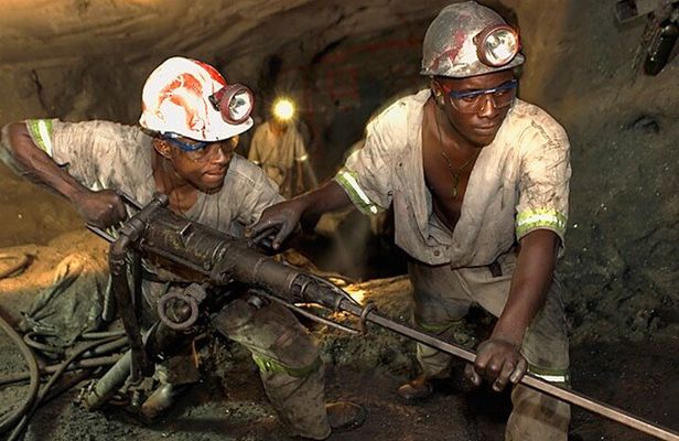 Tanzanite Mining Day Trip