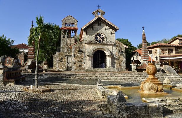Tour to Catalina Island with Altos de Chavon.