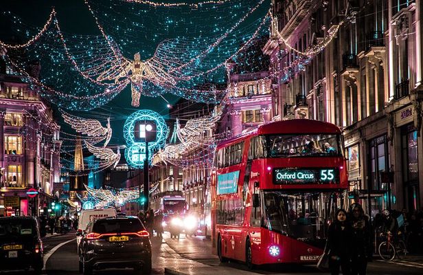 London Exclusive Christmas Lights Guided Tour by Black Cab