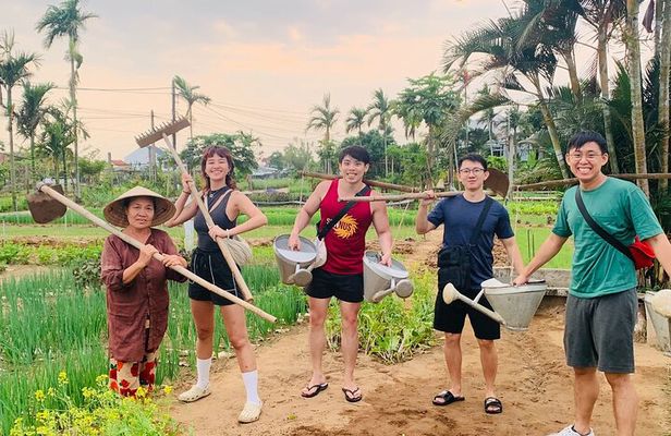 Hoi An Cooking Class at Tra Que Vegetable Village