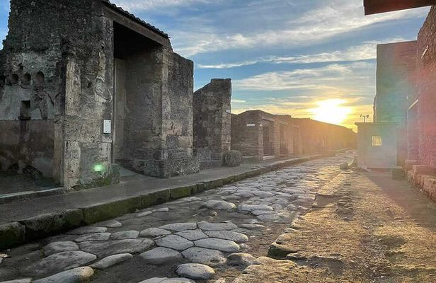 2 Hours Private Tour of Pompeii for Journey Through Time