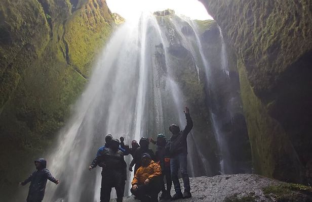Private Iceland South Cost Tour and Glacier Hike
