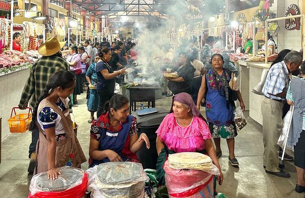 Sunday Market Tour in Tlacolula de Matamoros