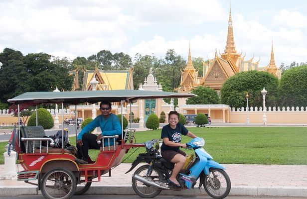 Private Angkor Wat Tour by Tuk-Tuk with English Speaking Driver