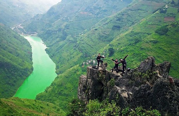 Ha Giang tour in 3 Days/2 Nights: Motorbike, Hiking, Local Life