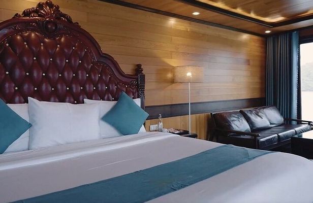 Full-Day Private Tour Exploring Halong Bay from Cruise