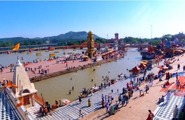 Guided Haridwar Walk with Ghats & Evening Ganga Aarti