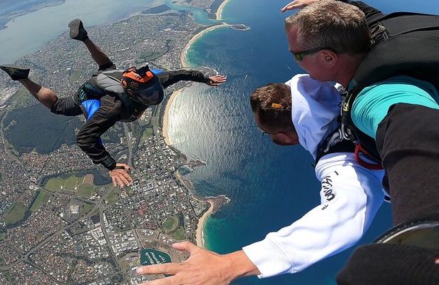 Tandem Skydive Shellharbour Beach 15,000ft