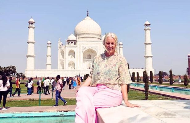 From Delhi: Taj Mahal, Agra Fort & Baby Taj Same Day Tour by Car