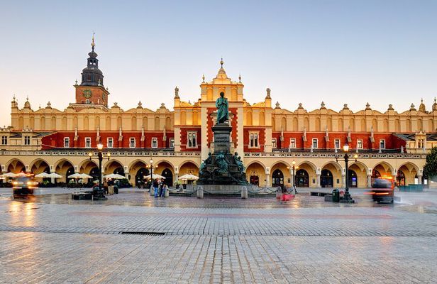 Krakow Old Town and Cloth Hall Private Guided Tour
