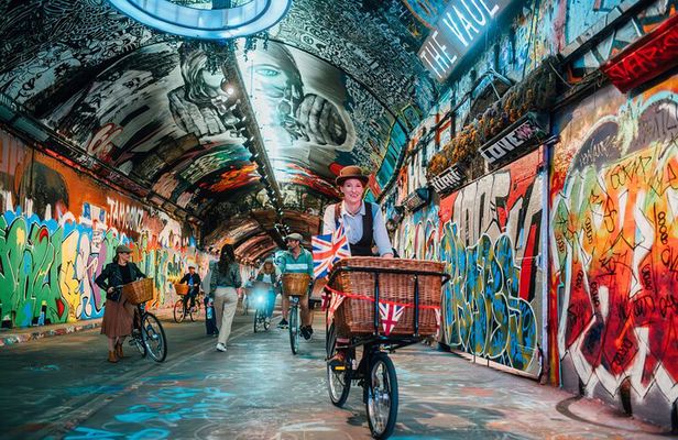 Private London Gin Safari: A Spirited, Juniper-Fuelled Jaunt