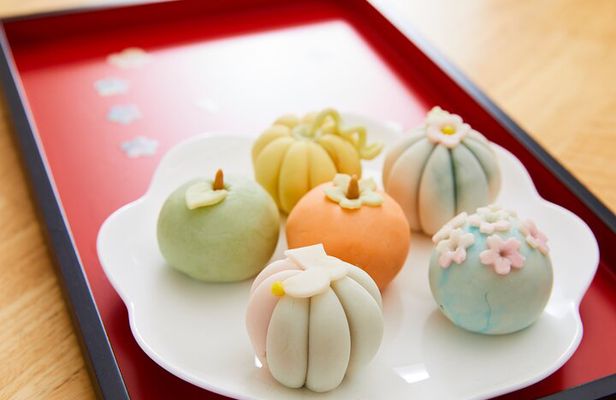 Making BeanPaste Rice Cake Experience in Seoul