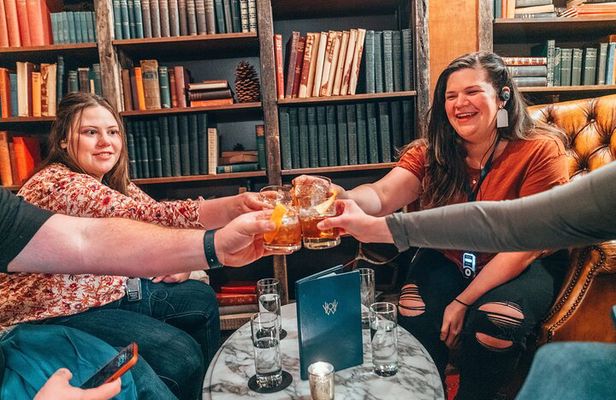 Louisville: Private Guided Food, Bourbon & History Walking Tour