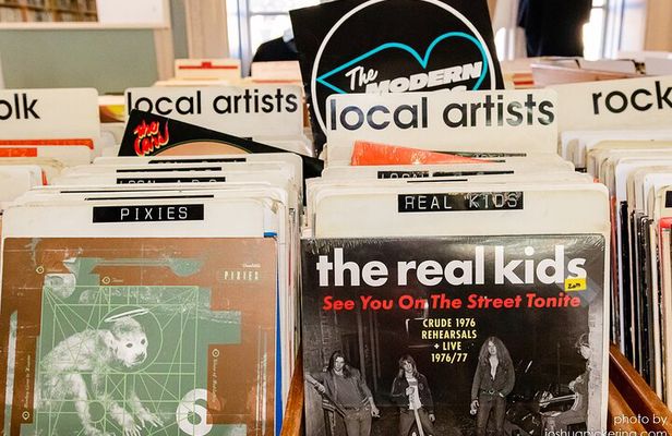 Tour Boston's Rock & Roll Past and Present by Soundscape Tours