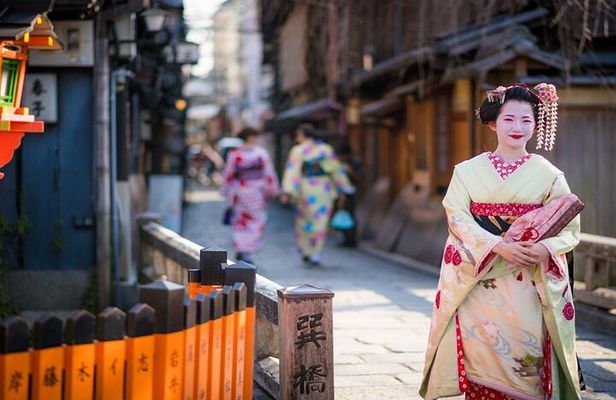 Kyoto 8hr Private Tour with Government-Licensed Guide