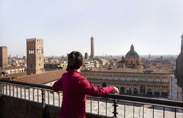 Bologna Skip-the-line entrance to the Clock Tower and Art Collections