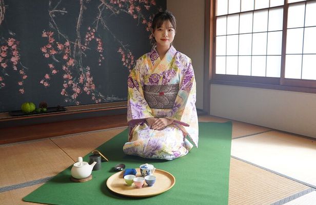 Supreme Sencha: Tea Ceremony & Making Experience in Hakone
