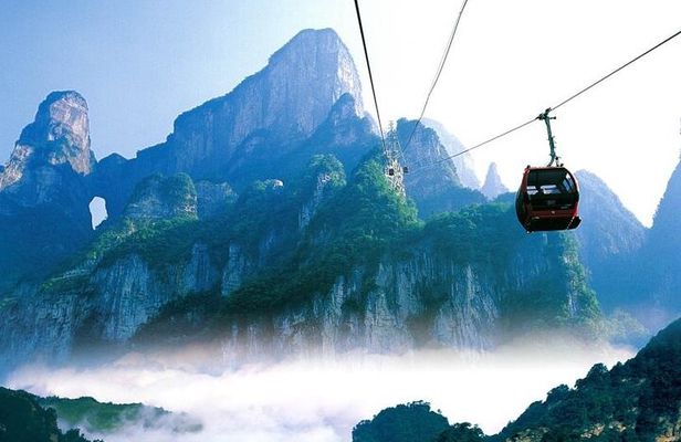2-Day Private Tour to Mt.AVATAR & Glass Bridge & Mt.Tianmen