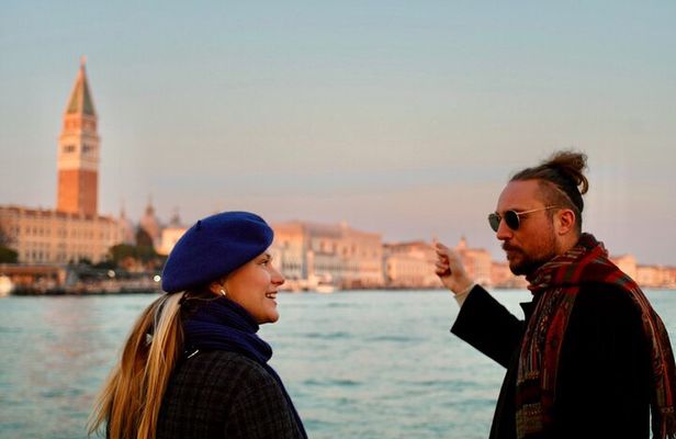 Venice Historic Walk: the city, its architecture and traditions