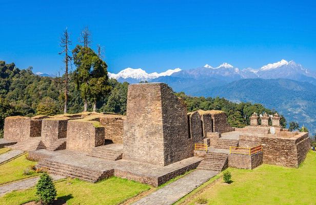 Day Trip to Yuksom (Guided Private Sightseeing Tour from Pelling)