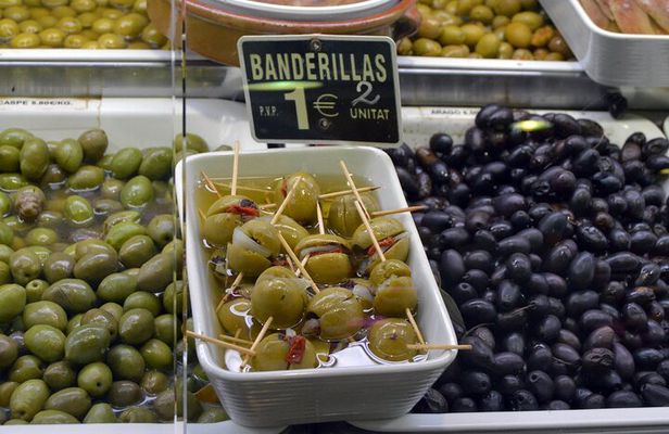 A Day in Sants Feasting Off the Grid