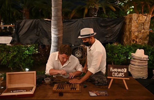Private Puro Cigar Creation Workshop in Los Cabos
