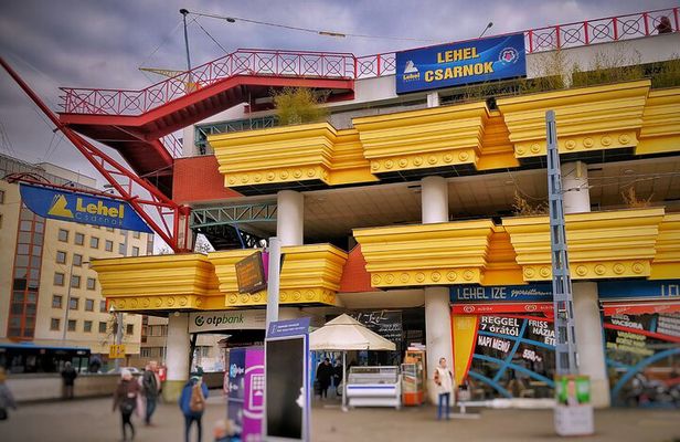 Private Tour Of the Lehel Square Market