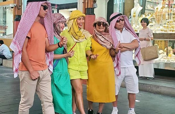 Dubai Private Tour of Creek, Souks, Frame, and Burj Khalifa Entry