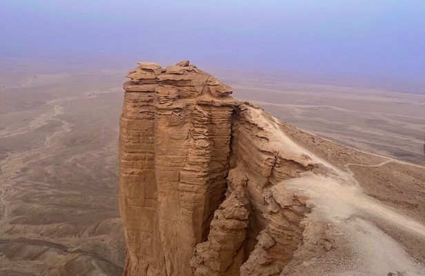 Edge of the World and Huraymila National Park Tour