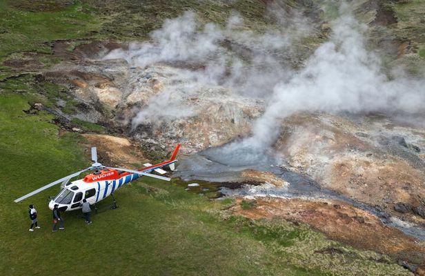 Private Helicopter Tour in Hengill Geothermal Area with Landing