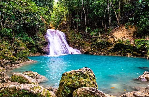 Exotic Blue Hole and Native Tour