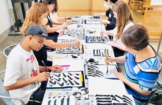 Authentic Japanese Calligraphy Experience in a Zen Setting (new)