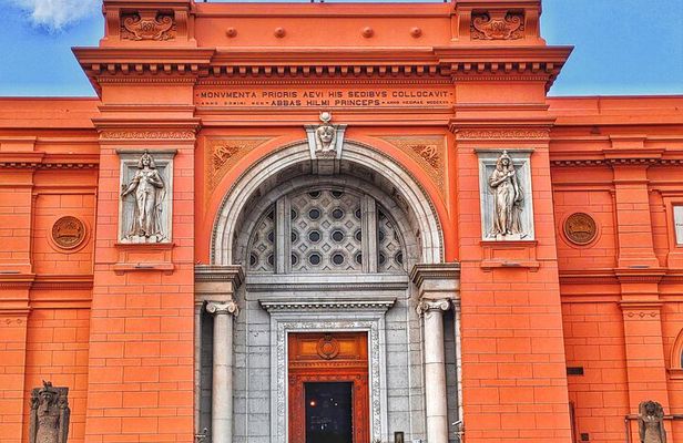 The Egyptian Museum & Giza Pyramids Tour