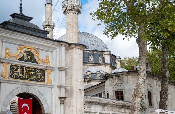 Eyüp Sultan Mosque and Eyüp District Istanbul Walking Tour 