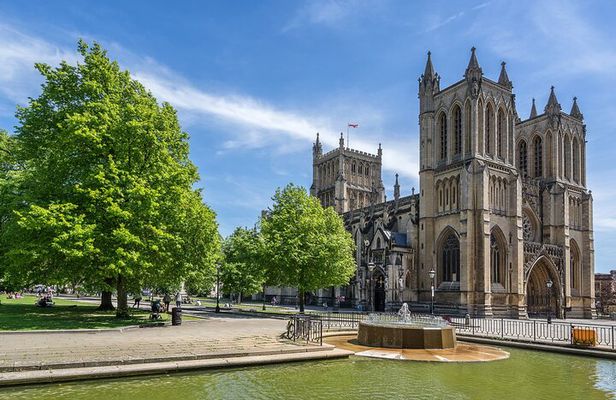 Private Historic Bristol Walking Tour Through Cultural Heritage