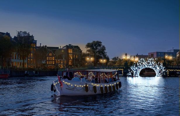 Amsterdam: Luxury Light Festival Cruise Unlimited Drinks Included