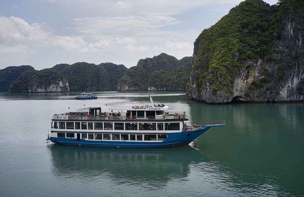 Halong Bay 2 Days 1 Night tour - La PANDORA Cruise 4 Stars