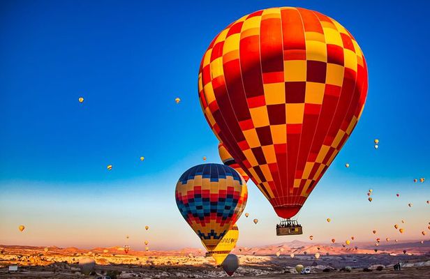 Guided Hot Air Balloon Tour in Luxor