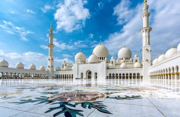 Discover Abu Dhabi : Full-Day Private City Tour