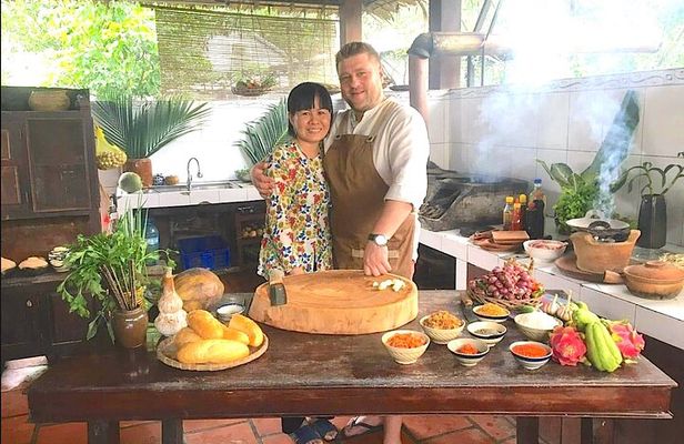 Cooking class & Vibrant Mekong Market by Scooter (Half-Day)