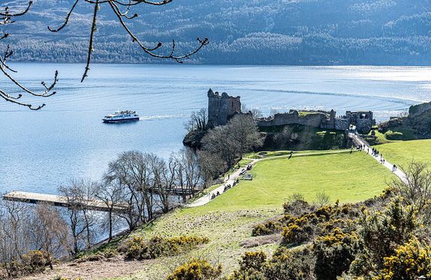 Loch Ness Private Day Tour up to 8 passengers