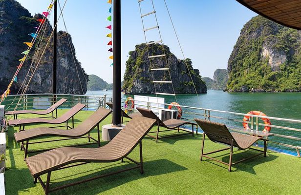 All Inclusive Cruise Tour at Halong Bay