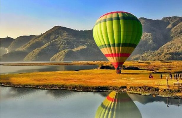 Pokhara: Hot Air Balloon Ride with Hotel Pick up and Drop