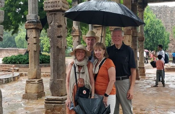 Private Tour in Mehrauli Archaeological Park & Qutub Minar
