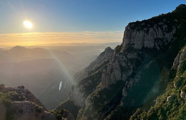 Montserrat Early Small Group Tour with Hiking and Cable Car