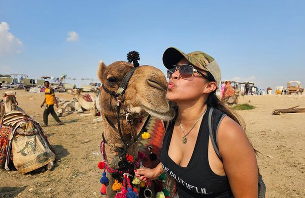 Giza Full Experience: Inside Great Pyramid, Sphinx, Camel, Lunch
