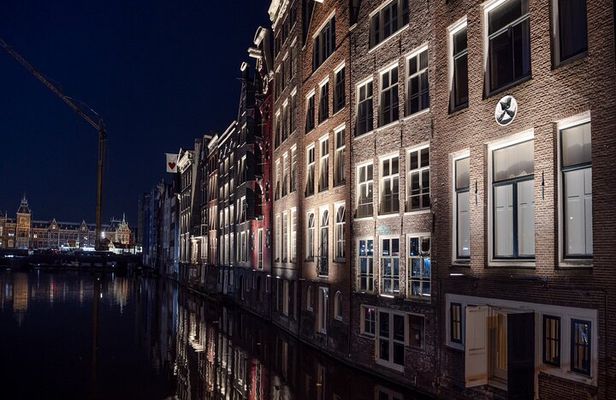 Private Walking Tour in Amsterdam: Haunted History & Heritage