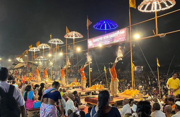 Evening Aarti of Mother Ganga along with walking Tour